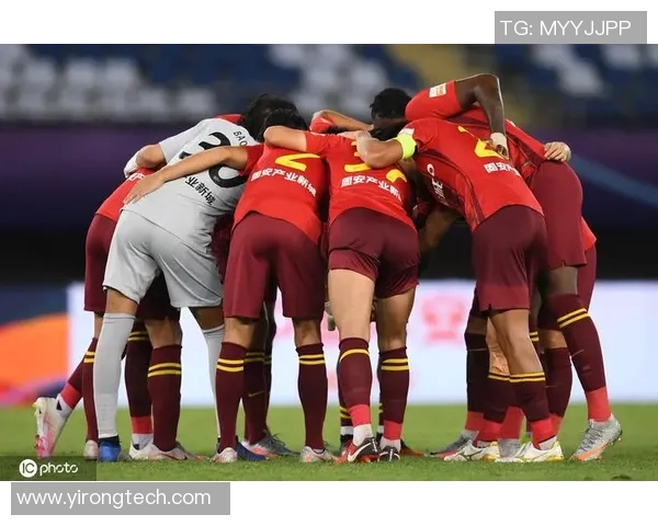 上海足球对决恒大球队巅峰之战谁能笑到最后